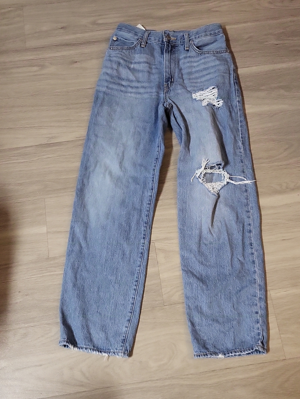 High-Rise Distressed Straight-Leg Jeans - Light Blue